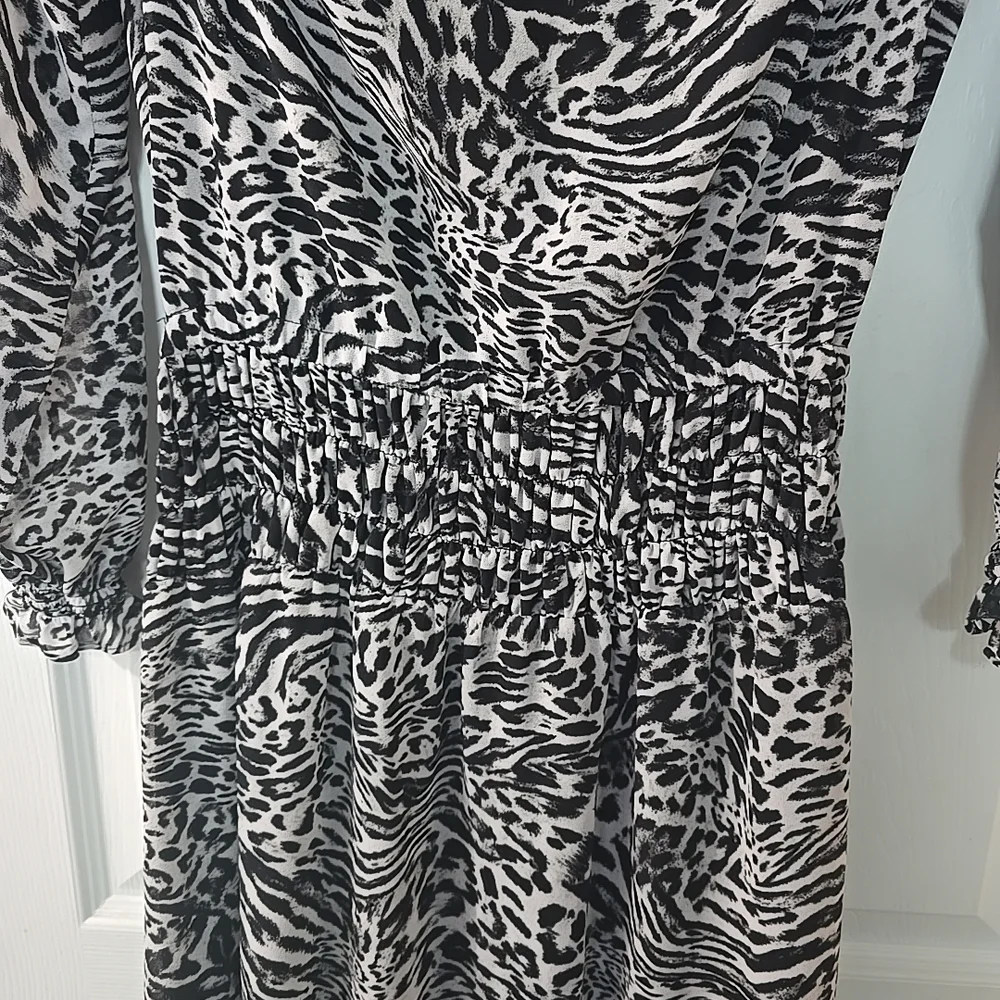 Michael Kors Black Zebra Print Cold-shoulder Smocked Fit &‎ Flare Dress Sz S NWT